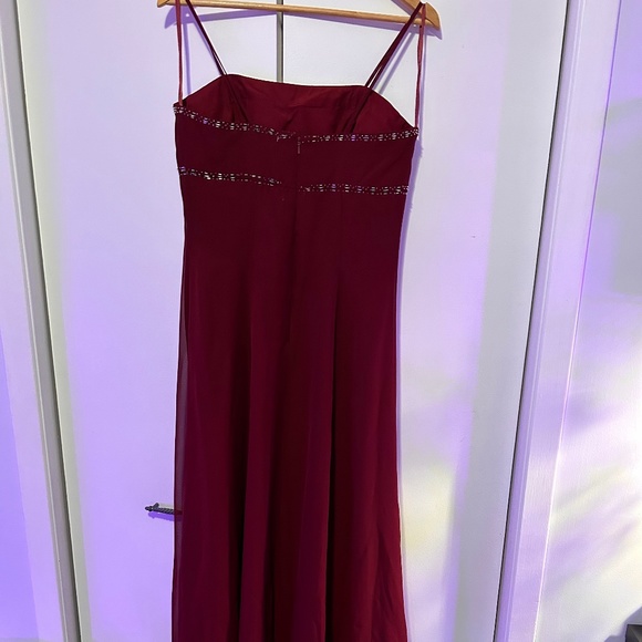 Burgundy Strapless Chiffon Maxi dress - Picture 2 of 4